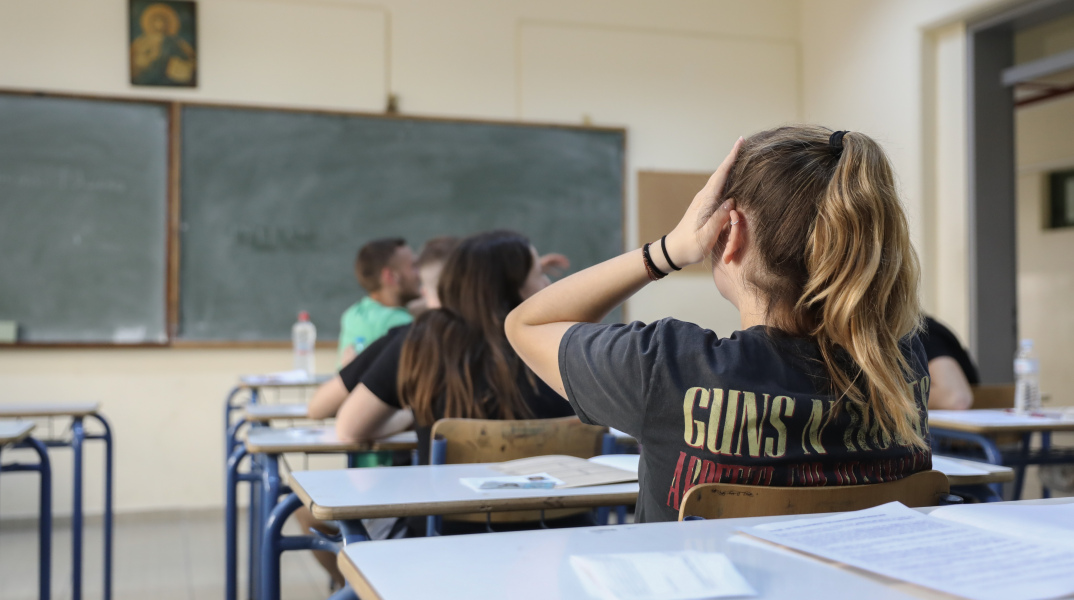 Βιβλίο Βιολογίας της Γ’ Λυκείου παραπληροφορεί για το AIDS 