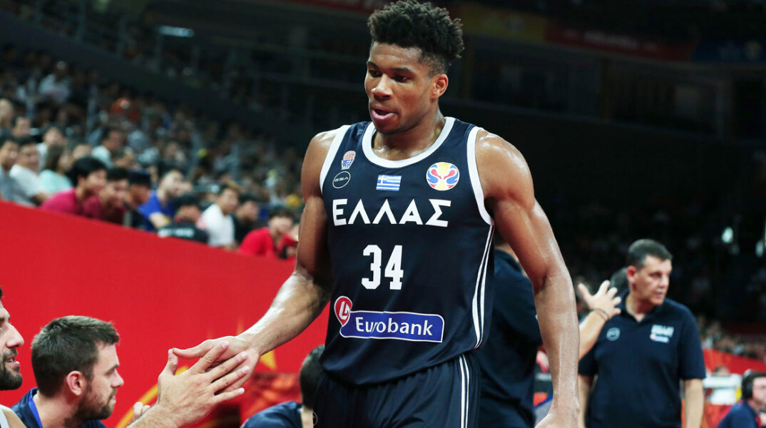 ΓΙΑΝΝΗΣ ΑΝΤΕΤΟΚΟΥΝΜΠΟ