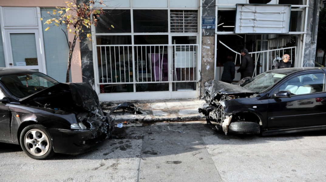 aytokinhto-kolonos-atyxima