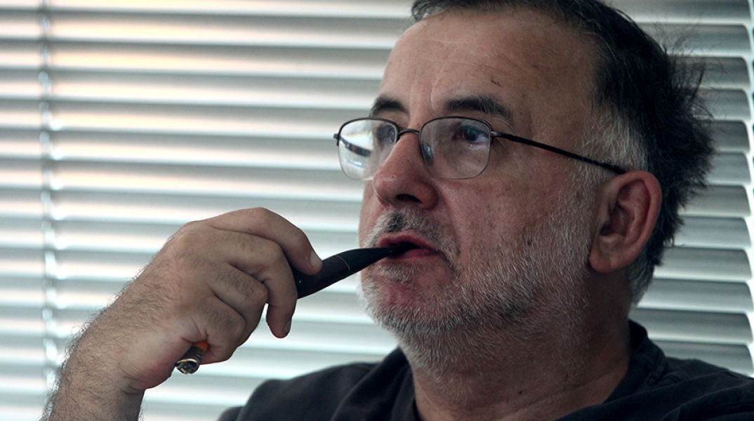 Θάνος Μικρούτσικος