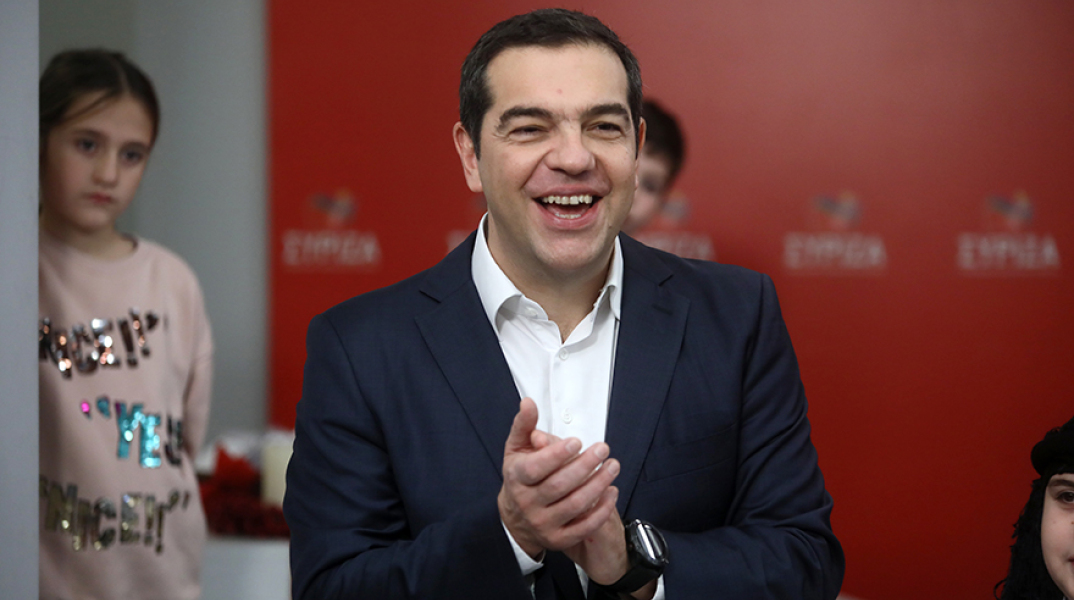 Πρωτοχρονιάτικα κάλαντα στον Αλέξη Τσίπρα