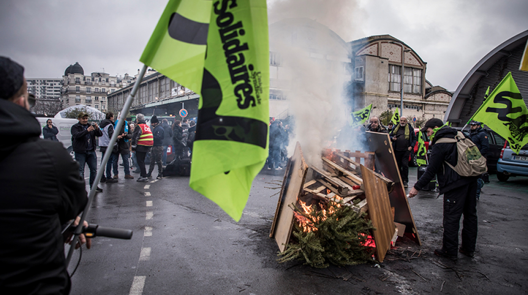 Συνεχίζεται η απεργία στη Γαλλία