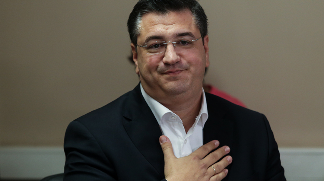 Απόστολος Τζιτζικώστας