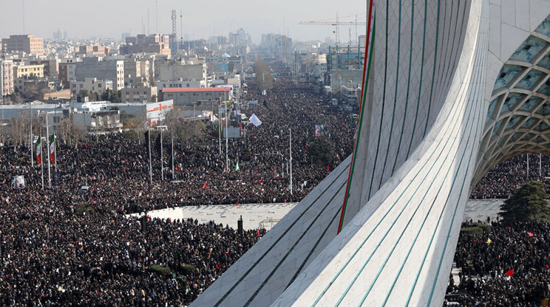 Ιράν: Θρήνος και οδύνη στους δρόμους για τον θάνατο του Κασέμ Σουλεϊμανί