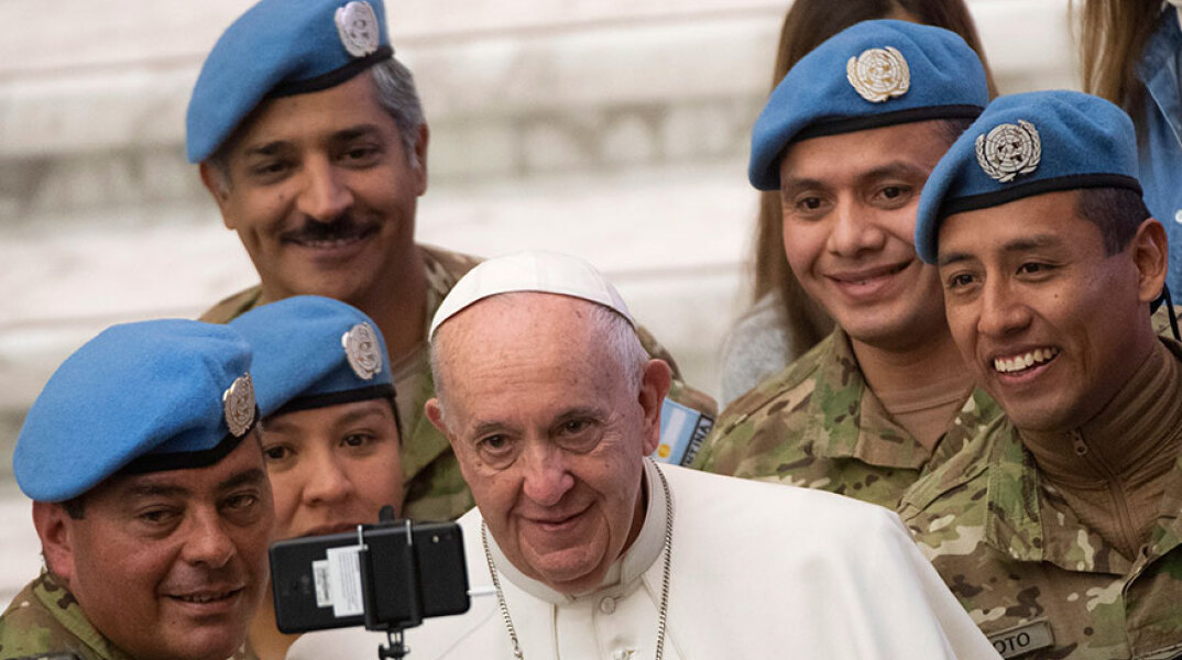 pope-francis-selfie.jpg