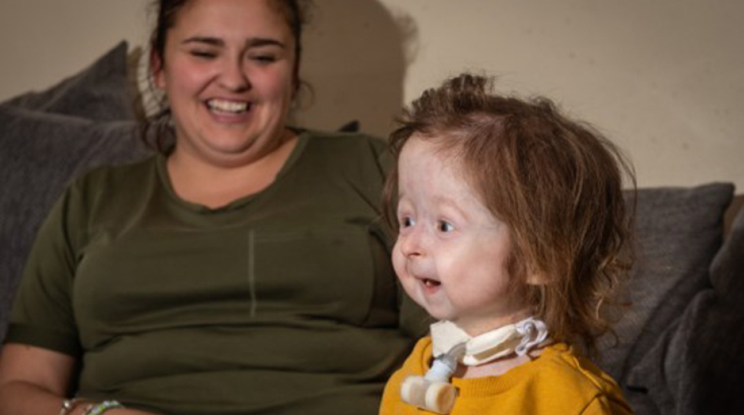 Η Ίσλα με τη μαμά της Στέισι 