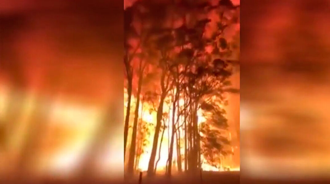 huge-firestorm-australia.jpg