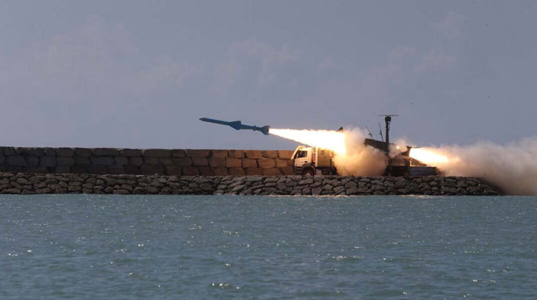 Στρατιωτική άσκηση στο Ιράν - Εκτόξευση πυραύλου