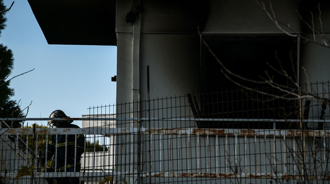 Μελίσσια: Εικόνες καταστροφής μετά από πυρκαγιά σε διαμέρισμα