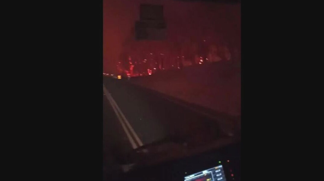 Αυστραλία: Βίντεο - ντοκουμέντο από την πύρινη κόλαση/Πυροσβέστες οδηγούν μέσα στις φλόγες