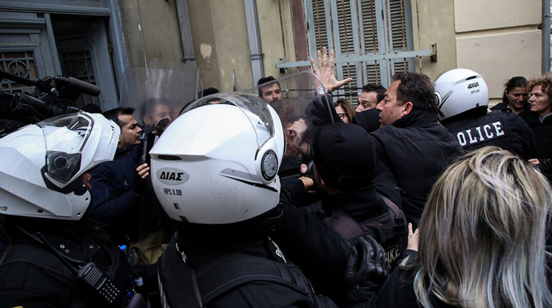 Έγκλημα στις Μοίρες: Εξαγριωμένοι πολίτες επιχείρησαν να λιντσάρουν τον δράστη