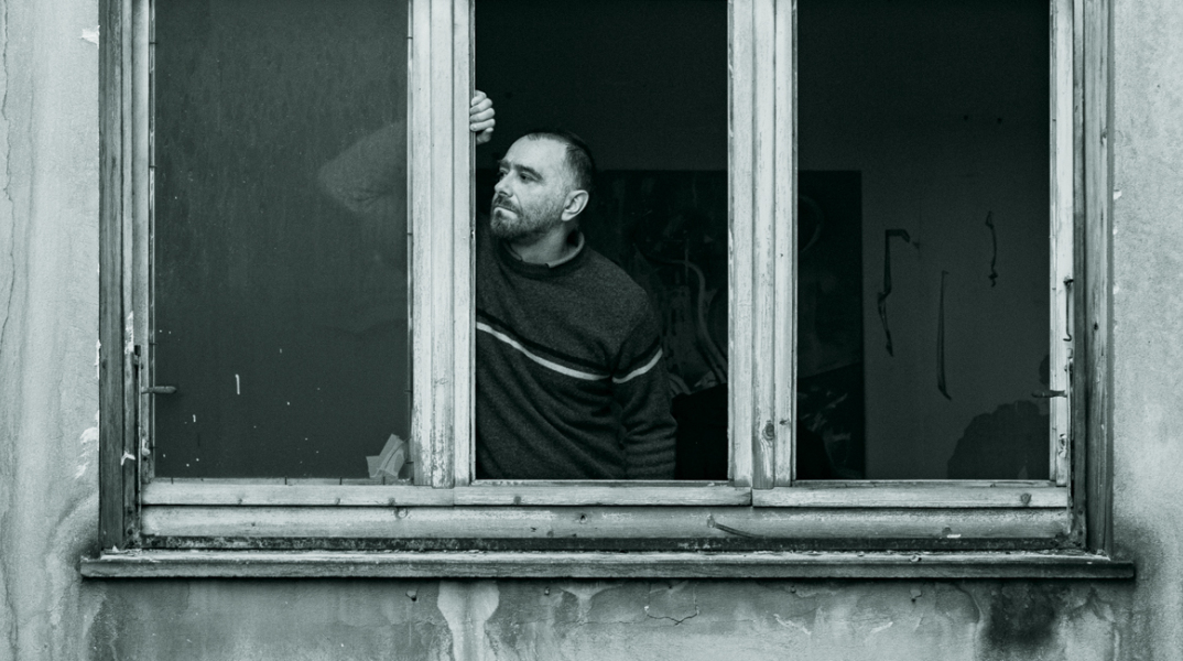 k.vita, o kosmos einai enas, ethniki luriki skini