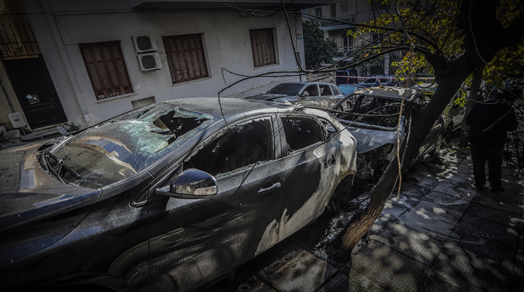 Εμπρησμοί αυτοκινήτων στο Κολωνάκι