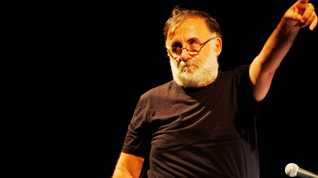 Θάνος Μικρούτσικος