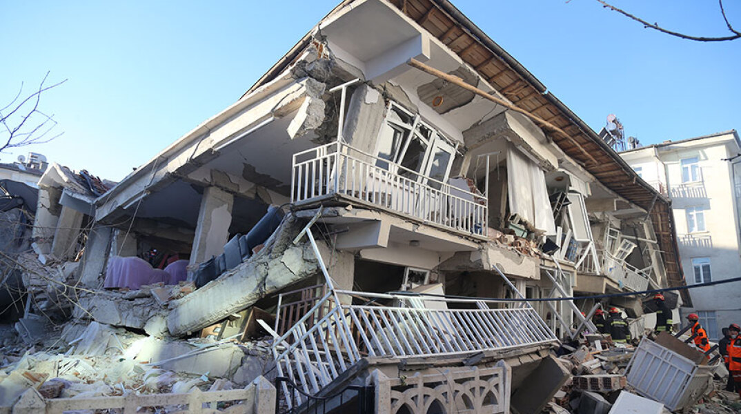 Καταστροφικός σεισμός στην Τουρκία: 6,8 R