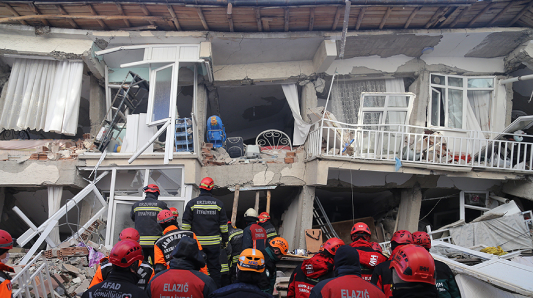 76 κτίρια κατέρρευσαν από τον σεισμό στην Τουρκία 