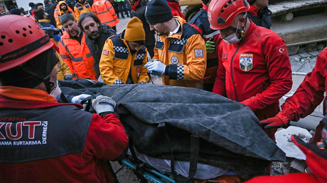 Μάχη δίνουν τα σωστικά συνεργεία στην ανατολική Τουρκία