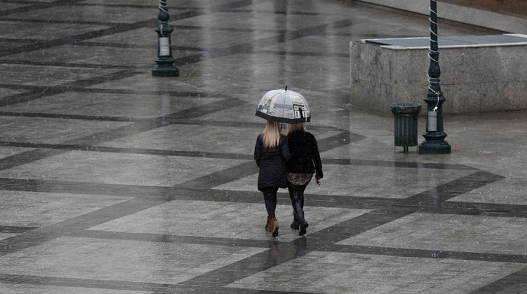 Βροχερή η Αθήνα