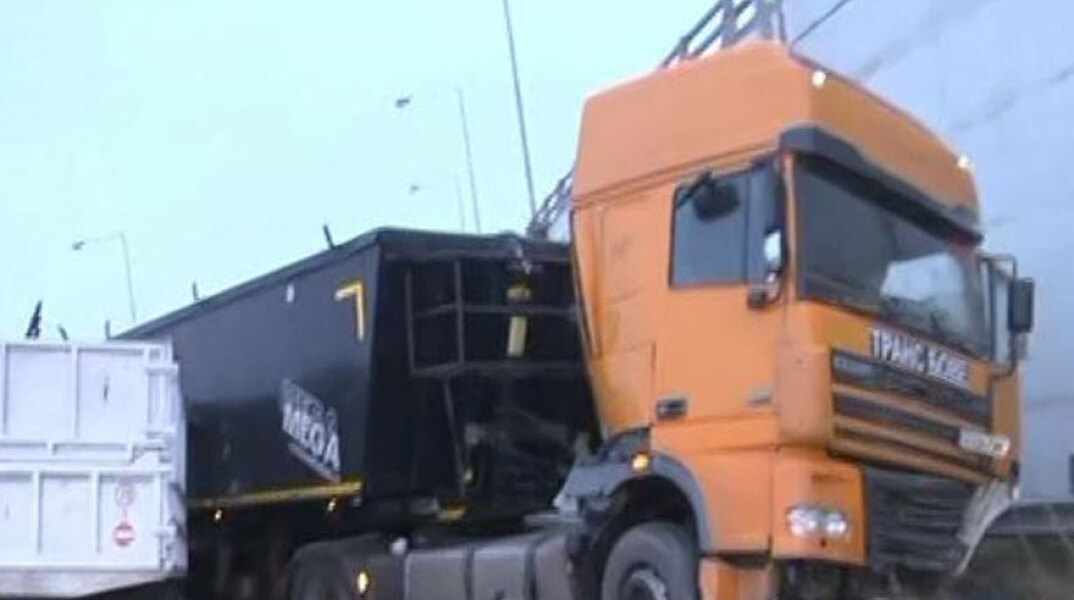 Θεσσαλονίκη: Καραμπόλα με 7 οχήματα, εκ των οποίων το ένα φορτηγό