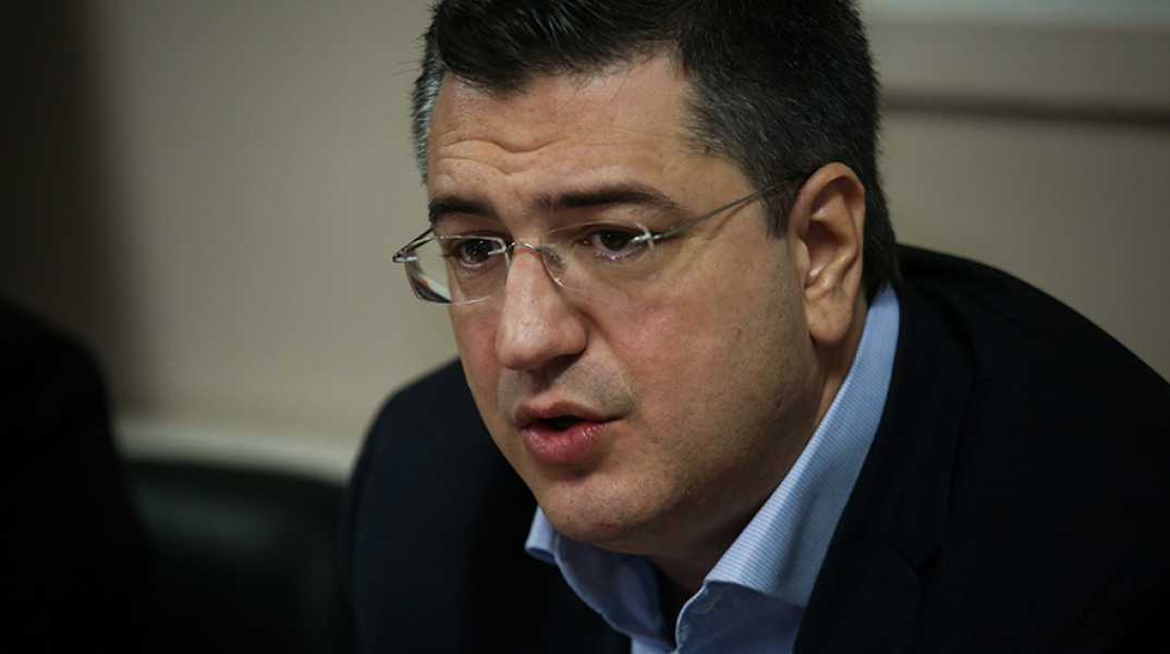 Απόστολος Τζιτζικώστας