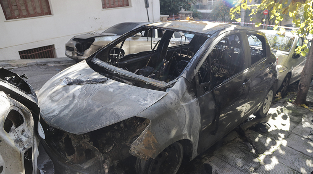 Συνεχίζονται οι εμπρησμοί αυτοκινήτων 