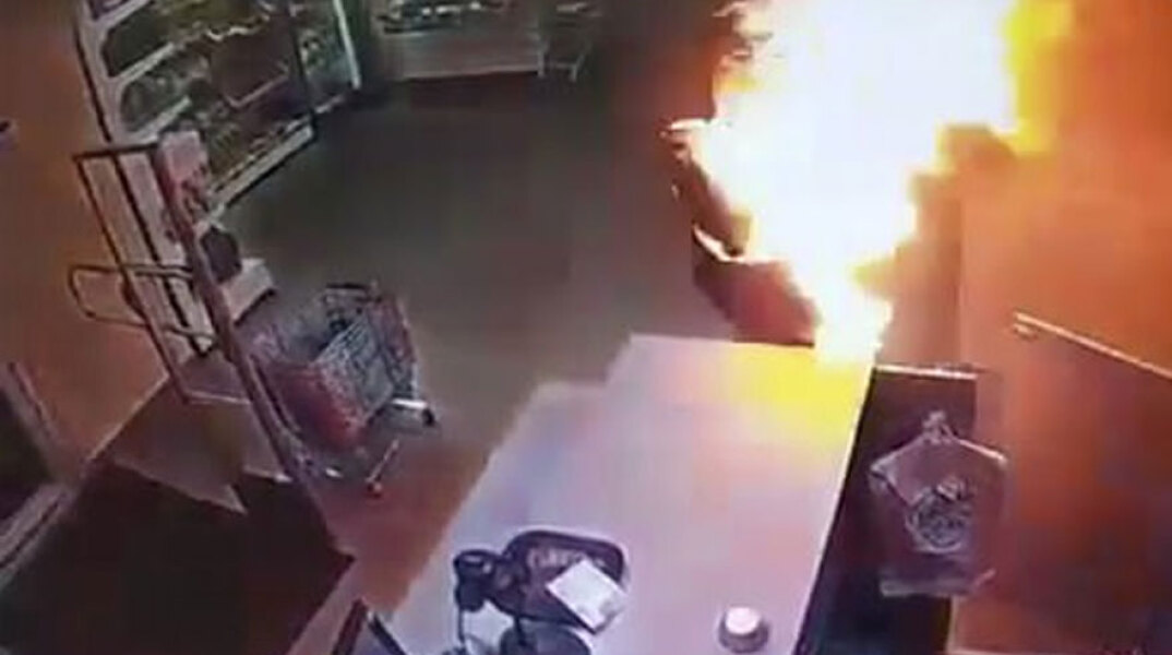 Ρωσία: Παντρεμένη ζήτησε από τον εραστή της να χωρίσουν και εκείνος της έβαλε φωτιά με πετρέλαιο