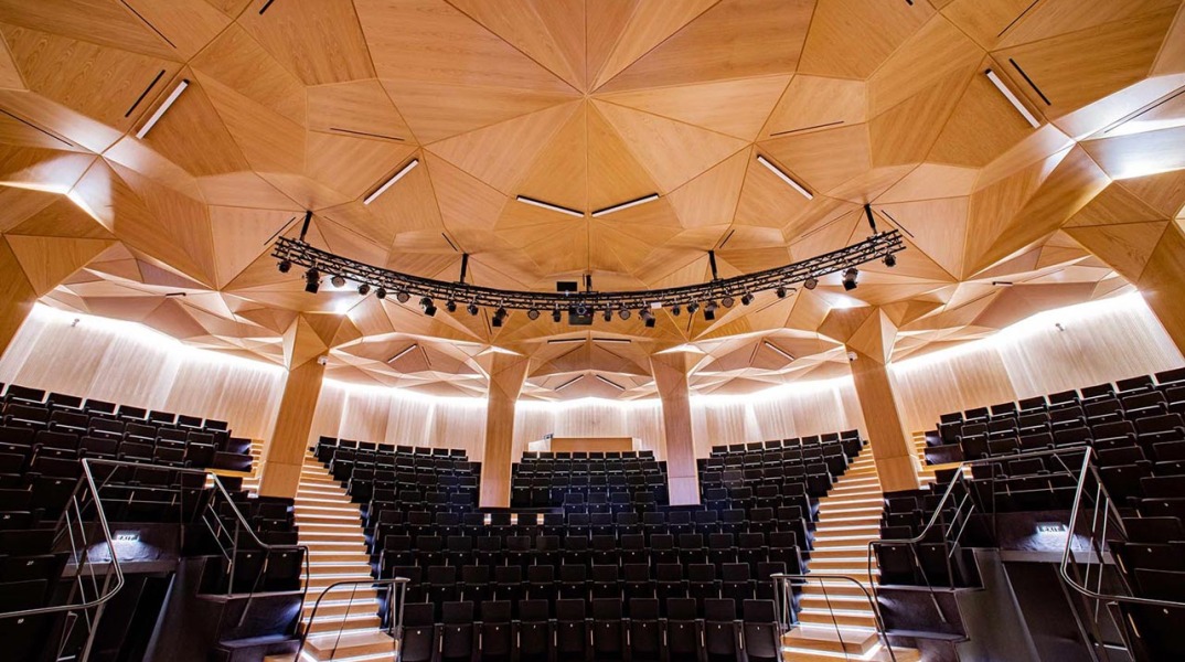 Το υπερσύγχρονο αμφιθέατρο της Τεχνόπολης «Μιλτιάδης Έβερτ»