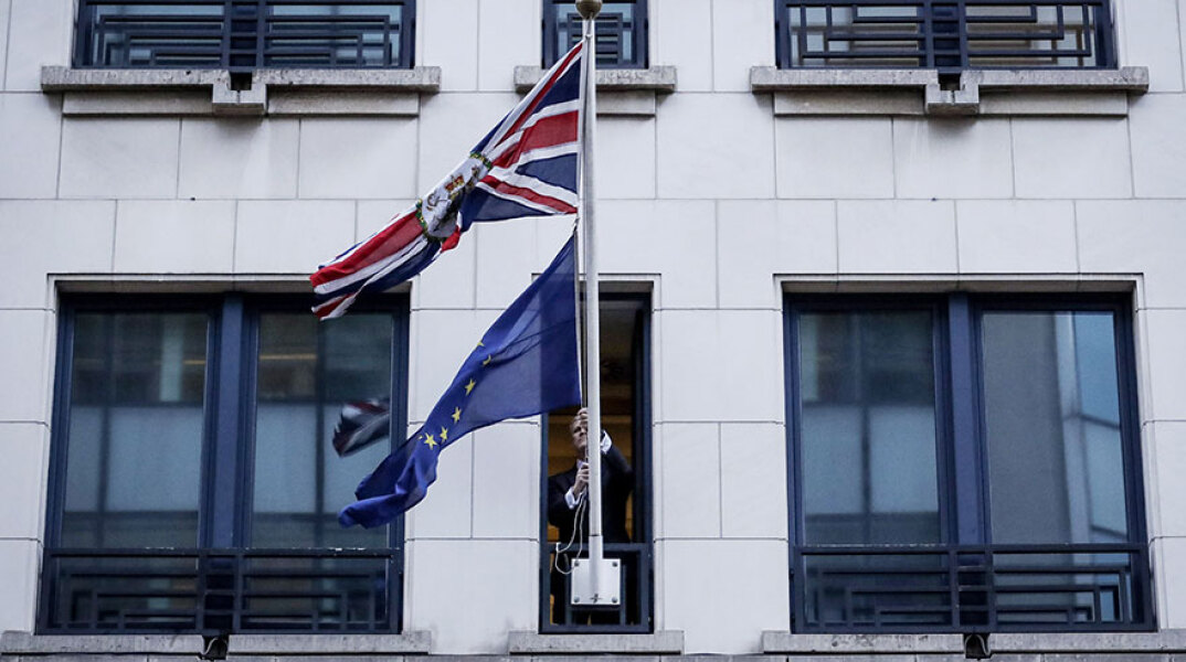 brexit-flag-embassy