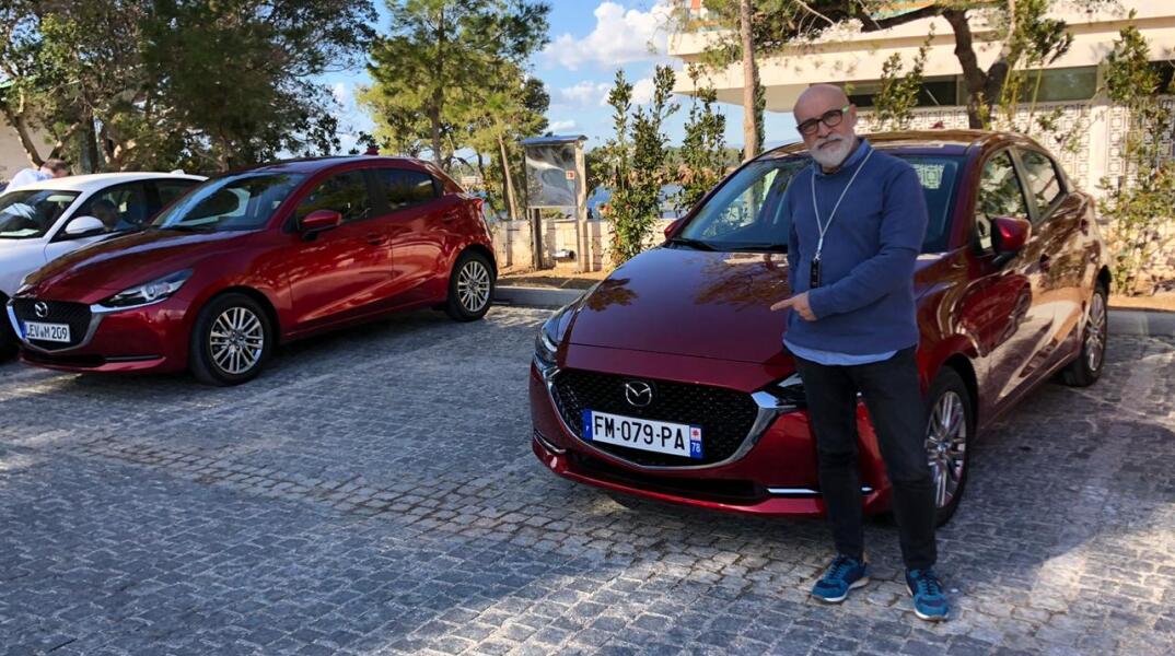 Odigisame To Mazda 2 Stin Athina.jpg