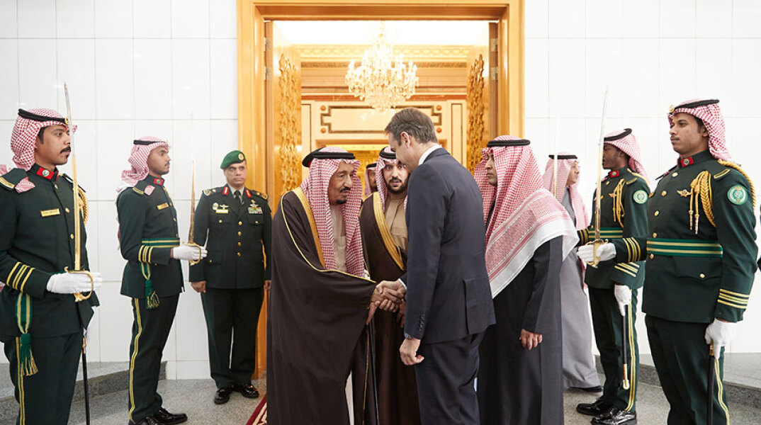 Ο βασιλιάς της Σαουδικής Αραβίας και ο Κυριάκος Μητσοτάκης