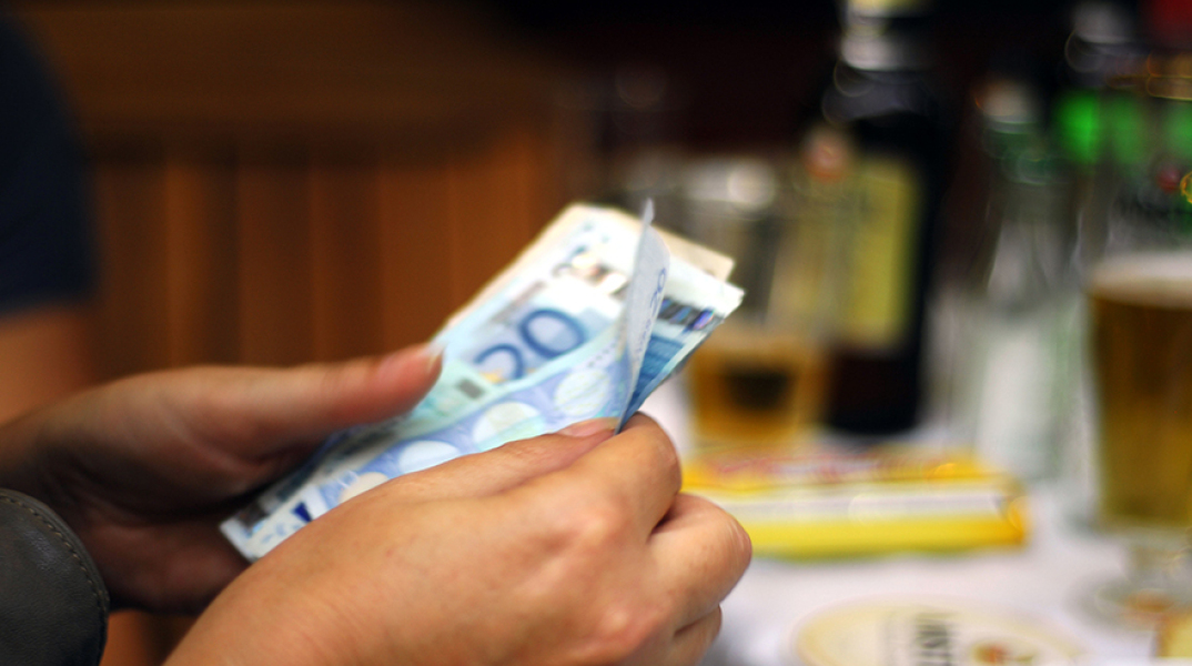 Πού βρίσκεται ο κατώτατος στην Ελλάδα σε σχέση με τα υπόλοιπα κράτη μέλη της ΕΕ