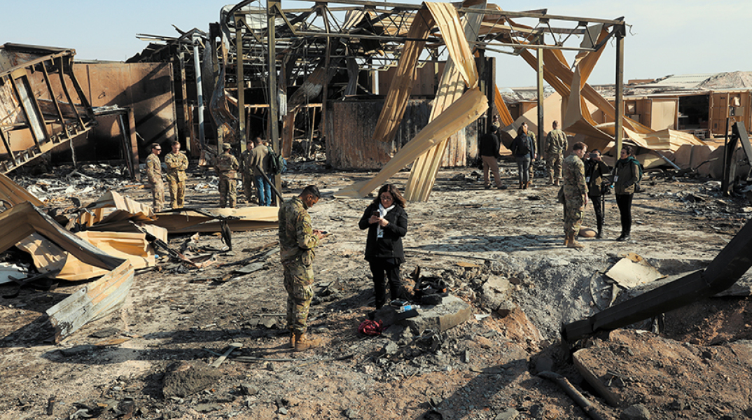 Αυτοψία δημοσιογράφων στη βάση των Αμερικανών στο Ιράκ