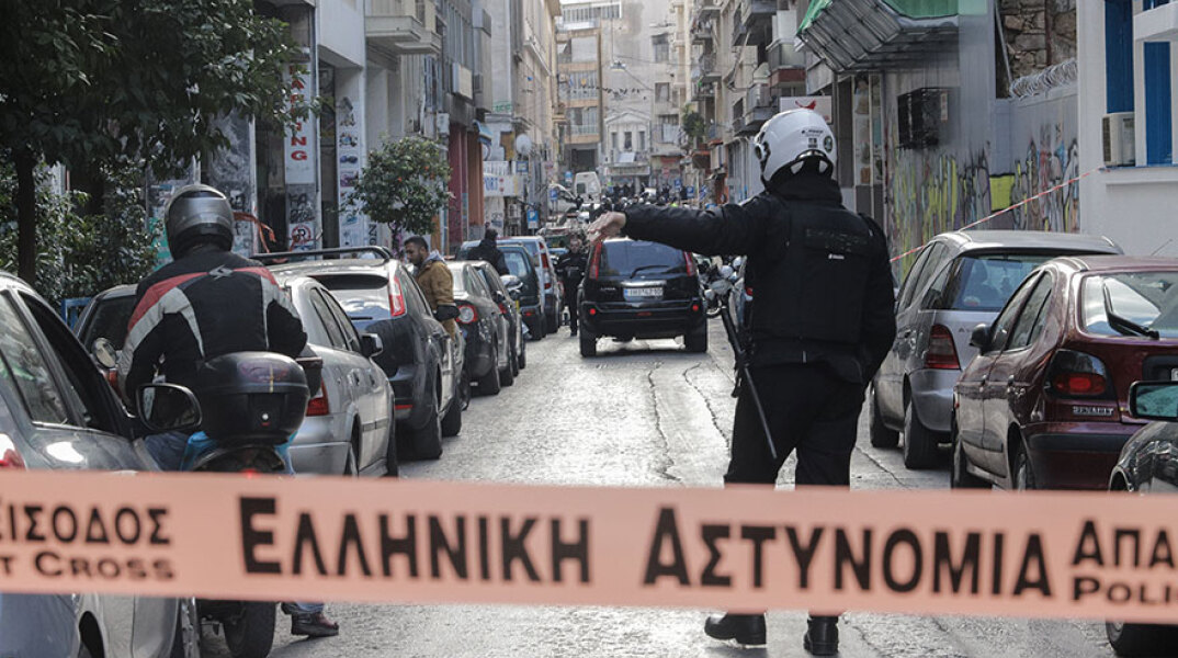 Αιματηρή συμπλοκή με έναν νεκρό στο κέντρο της Αθήνας