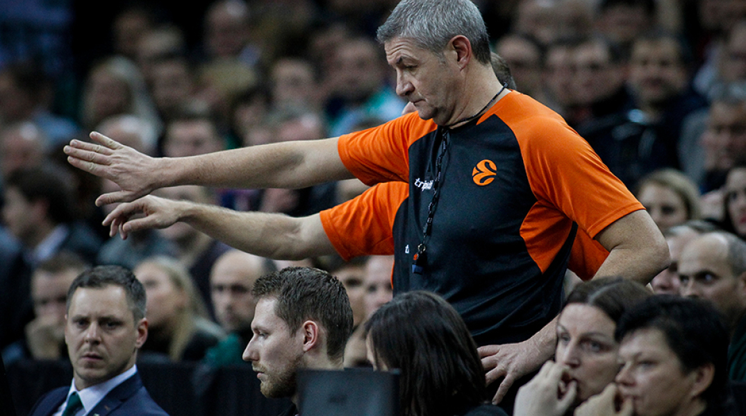 Διαιτητής Λουίτζι Λαμόνικα 