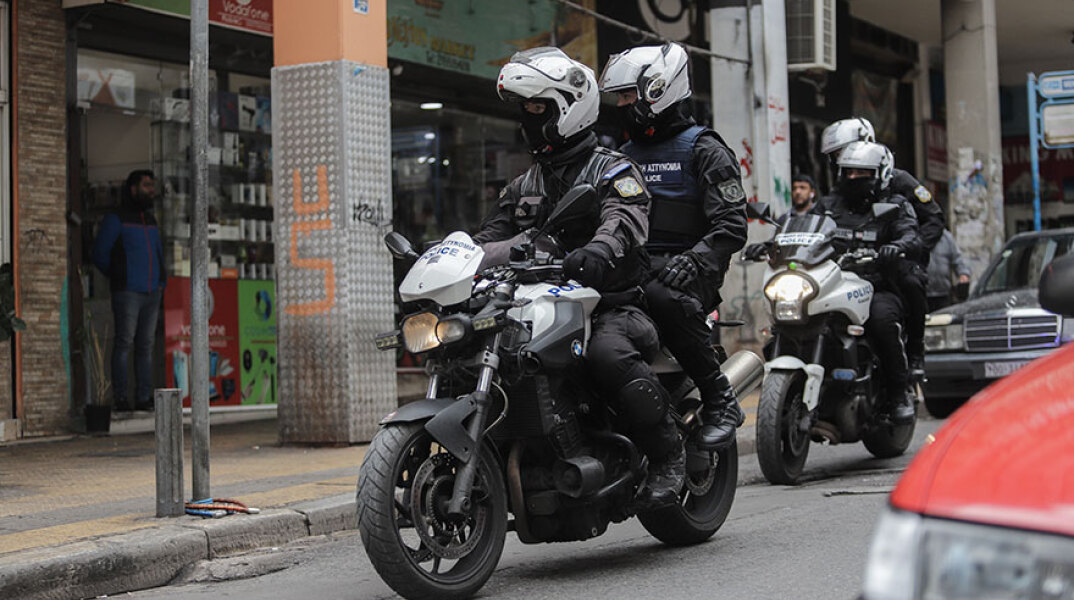 Αστυνομικοί στη Μενάνδρου