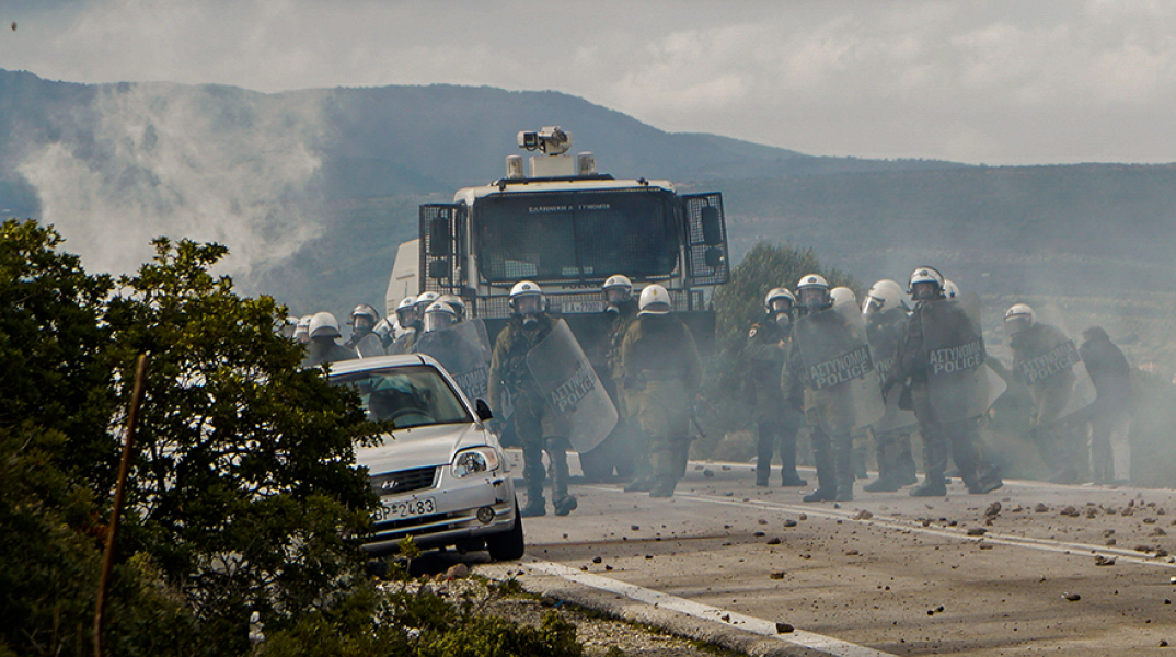Δυνάμεις των ΜΑΤ στη Μυτιλήνη