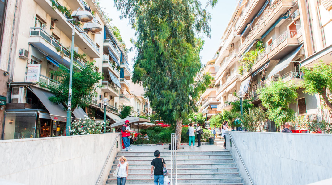 Κουκάκι: Τι έχει αυτή η γειτονιά και δεν ξεκολλάμε;