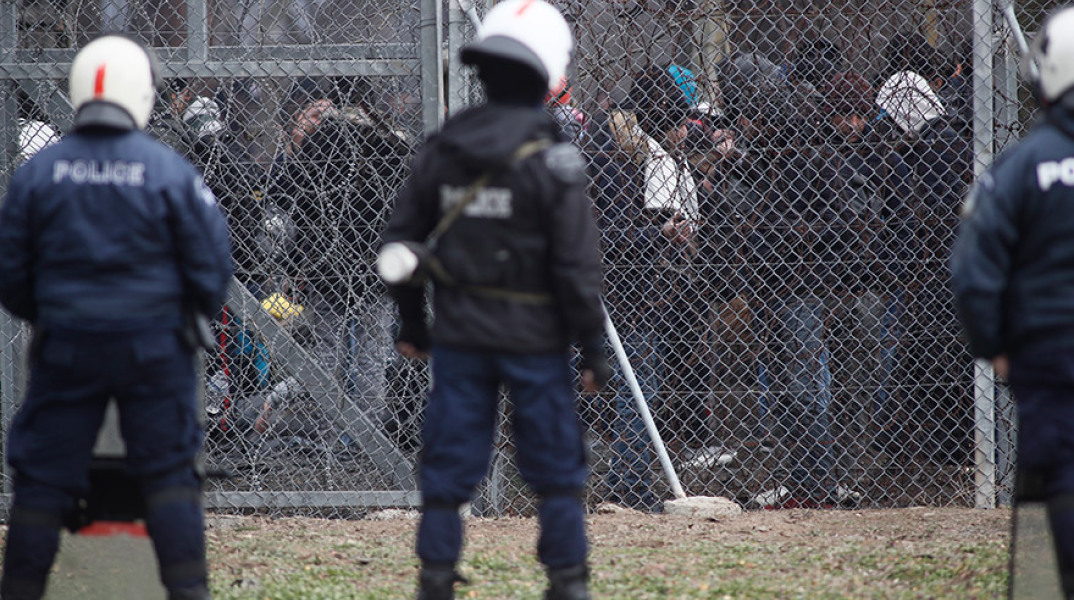 Έβρος. Πρόσφυγες και μετανάστες στα σύνορα