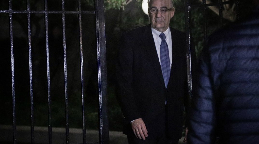 Μπαράζ επαφών Δένδια με φόντο τις εξελίξεις