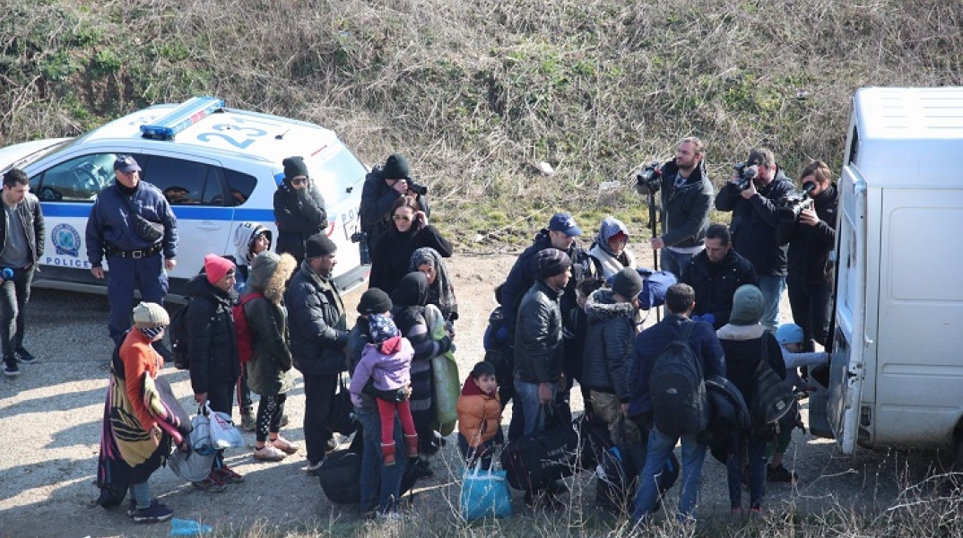 SMS των ελληνικών αρχών: Ενισχύουμε τα μέτρα, μην περνάτε τα σύνορα