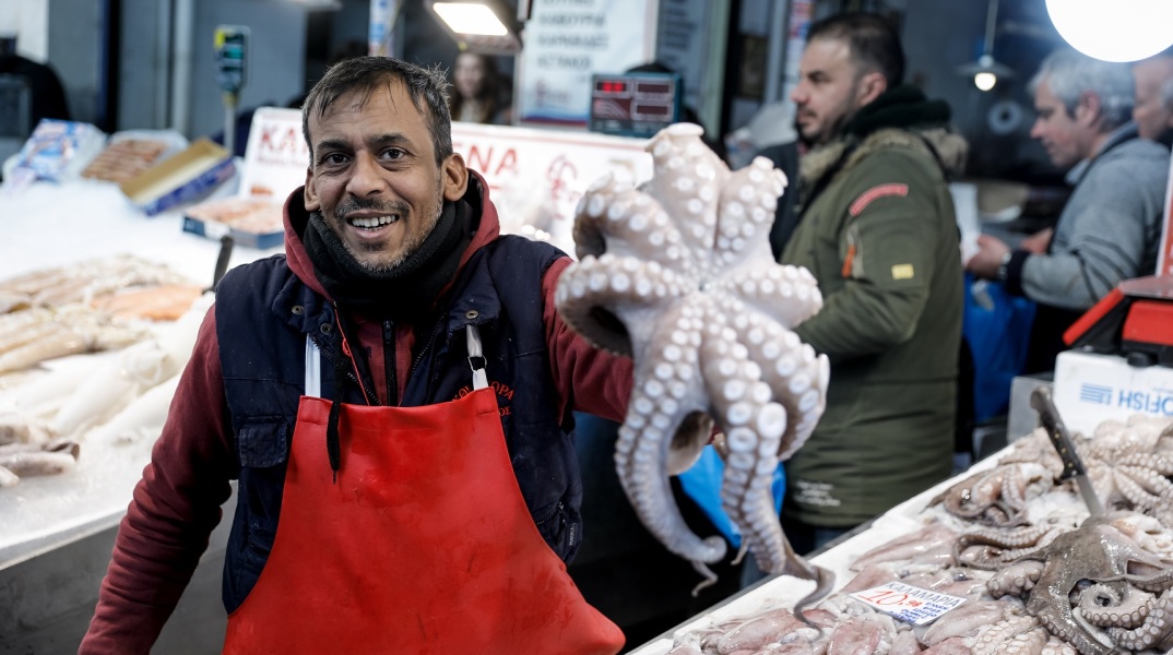 Καθαρά Δευτέρα: Ποια καταστήματα θα παραμείνουν ανοιχτά