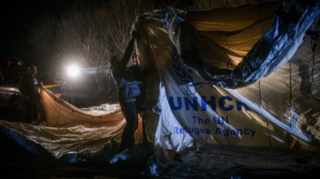Σκηνές για τους πρόσφυγες στη Λέσβο στήνει η Ύπατη Αρμοστεία των Ηνωμένων Εθνών