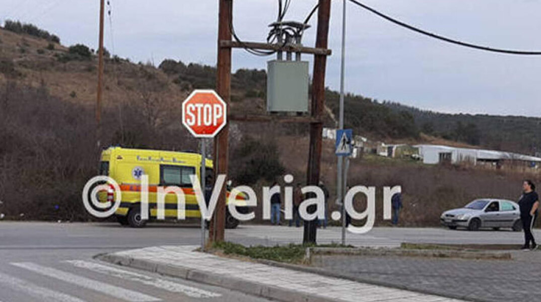 Νεκρή γυναίκα εντοπίστηκε δίπλα σε σχολείο στη Βέροια