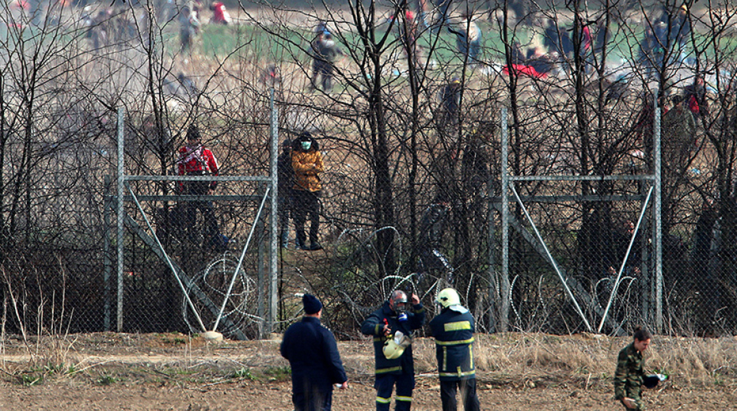 Πρόσφυγες στα ελληνικά σύνορα
