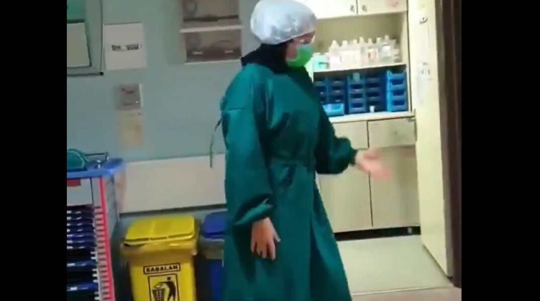 Κορωνοϊός στο Ιράν: Νοσοκόμες χορεύουν μπροστά σε ασθενείς κορωνοϊού