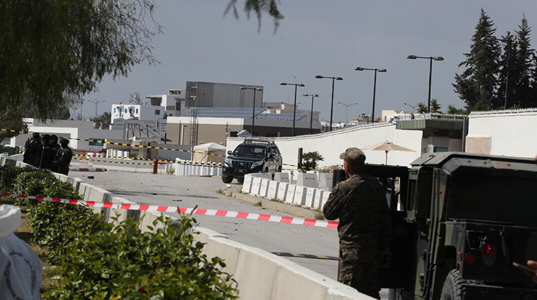 Τυνησία: Επίθεση αυτοκτονίας δίπλα στην αμερικανική πρεσβεία