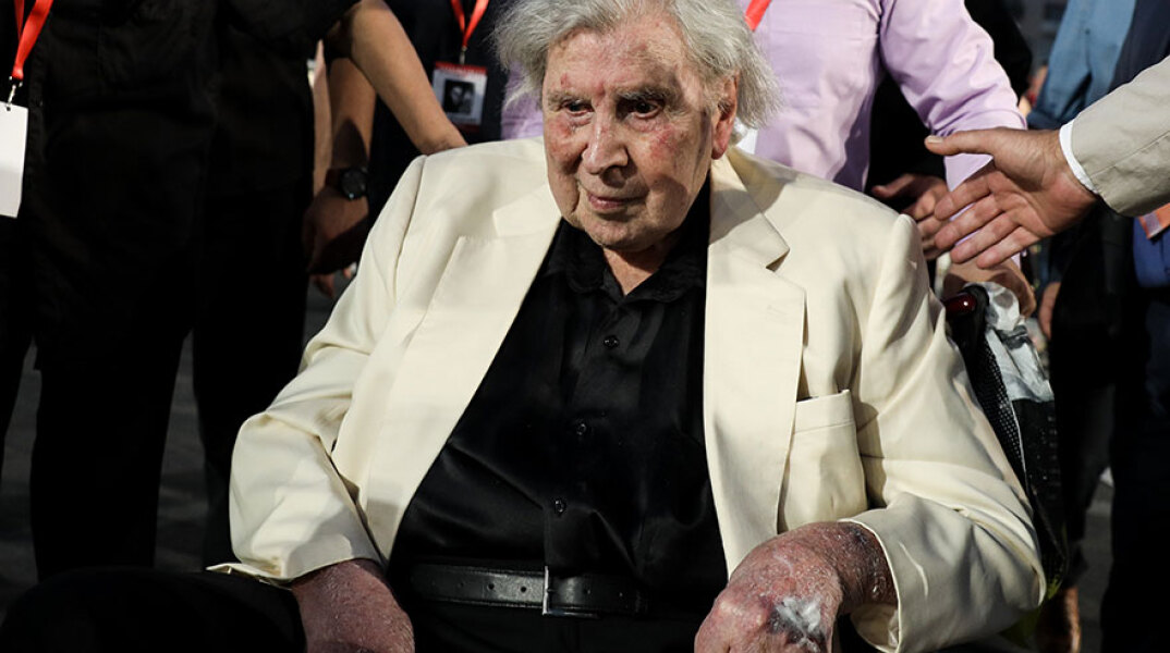 Μίκης Θεοδωράκης