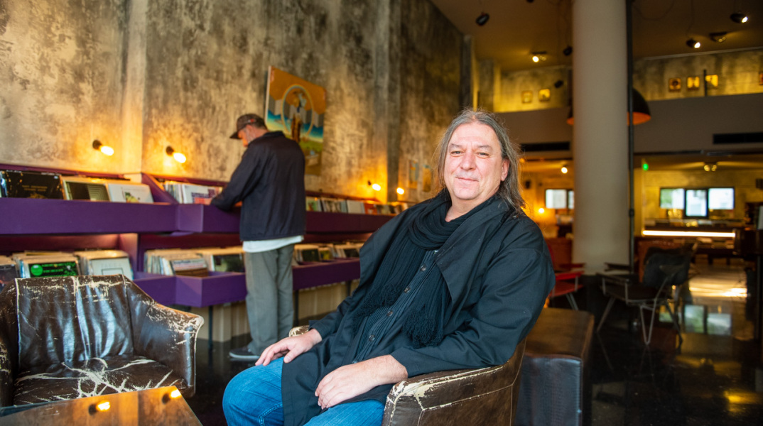 Το δισκοπωλέιο Underflow - Βασίλης Φιλιππακόπουλος 