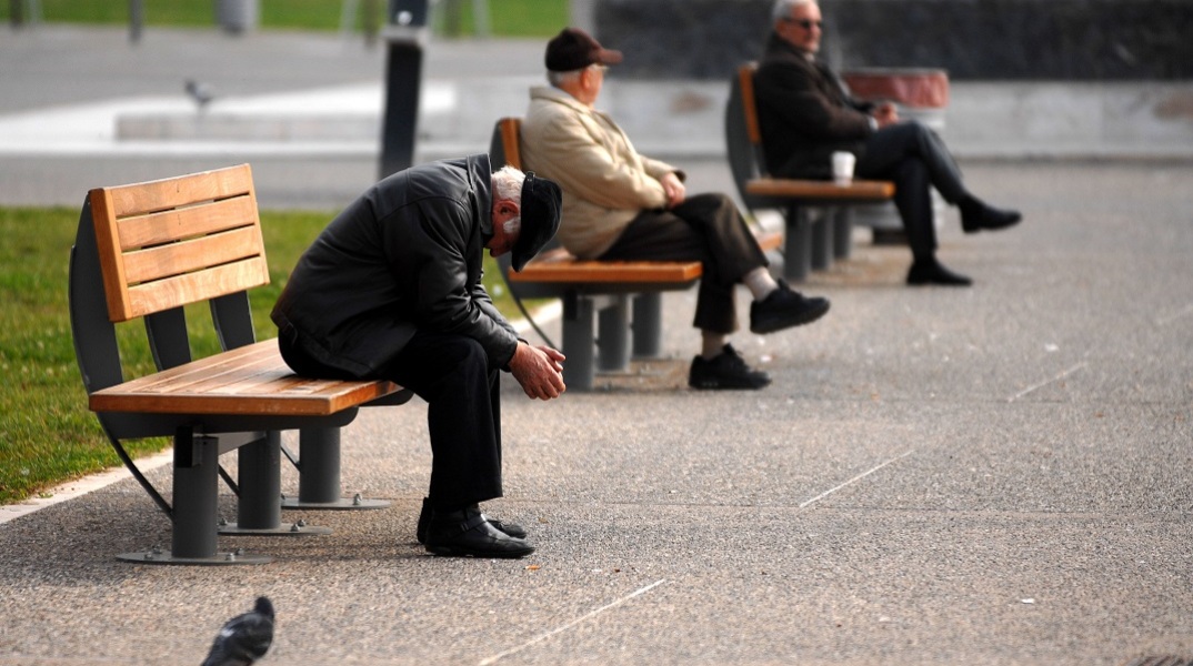 ΗΛΙΚΙΩΜΕΝΟΣ ΗΛΙΚΙΩΜΕΝΟΙ ΤΡΙΤΗ ΗΛΙΚΙΑ ΣΥΝΤΑΞΙΟΥΧΟΣ  