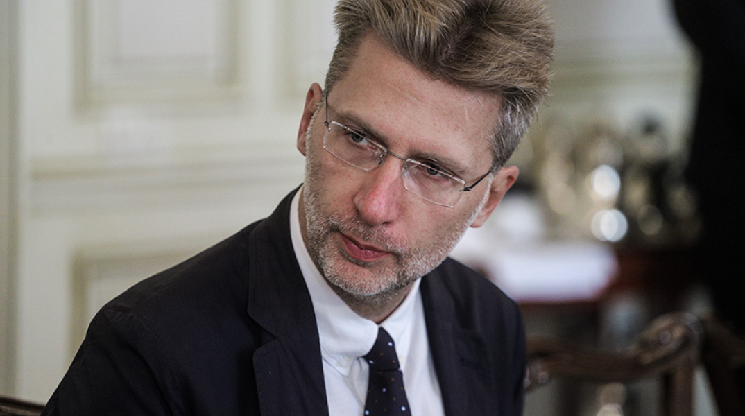  O Άκης Σκέρτσος, υφυπουργός παρά τω Πρωθυπουργώ